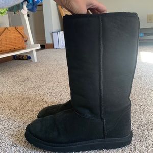 Black tall Ugg boots